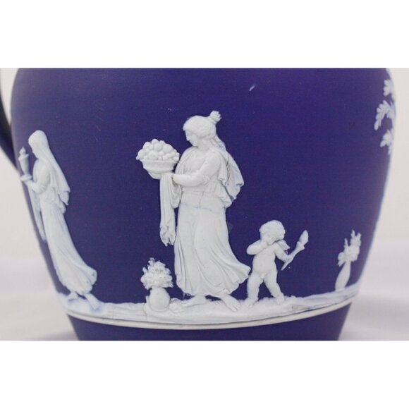 Antique Wedgwood Jasperware Dutch jug 6”, 1906 dark cobalt blue pitcher - Picture 6 of 10